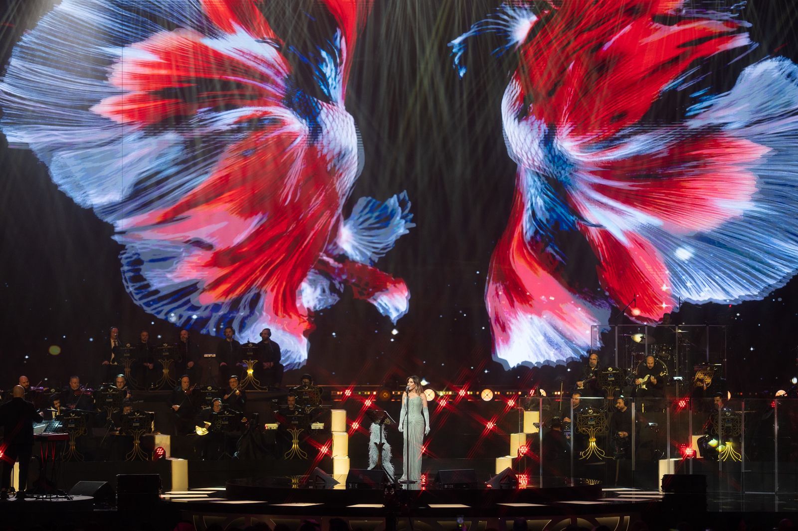 نجوى كرم تشعل مسرح 